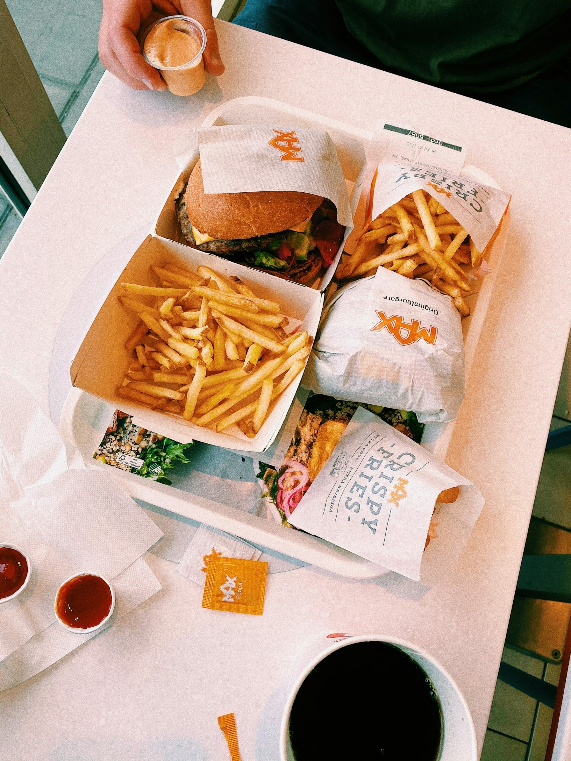 5 Must-Have Custom Packaging Solutions for Burger Joints in 2025