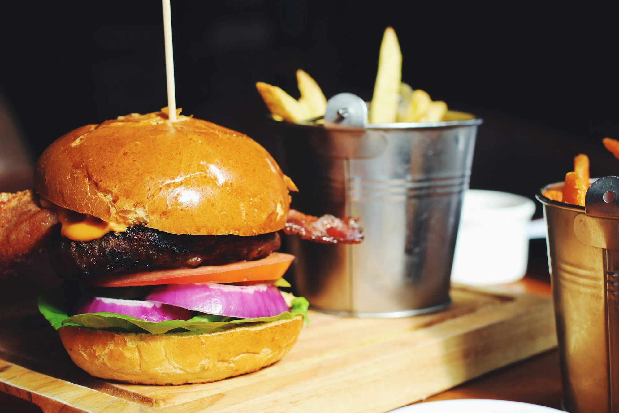 Burger Restaurant Online Marketing Strategy: Boost Your Brand in the Digital Age