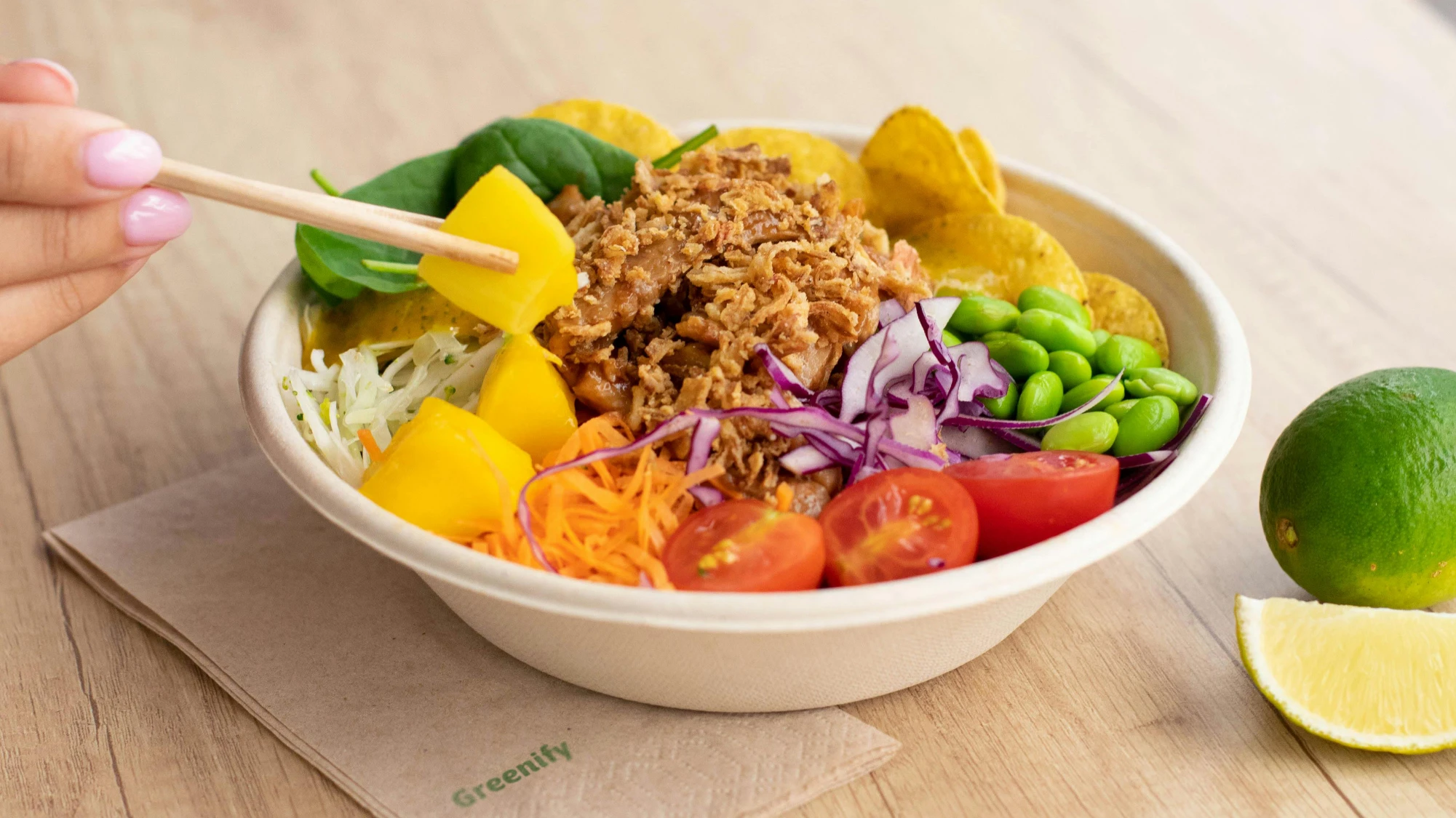 How Fiber Bowls Keep Salad Fresh During Delivery