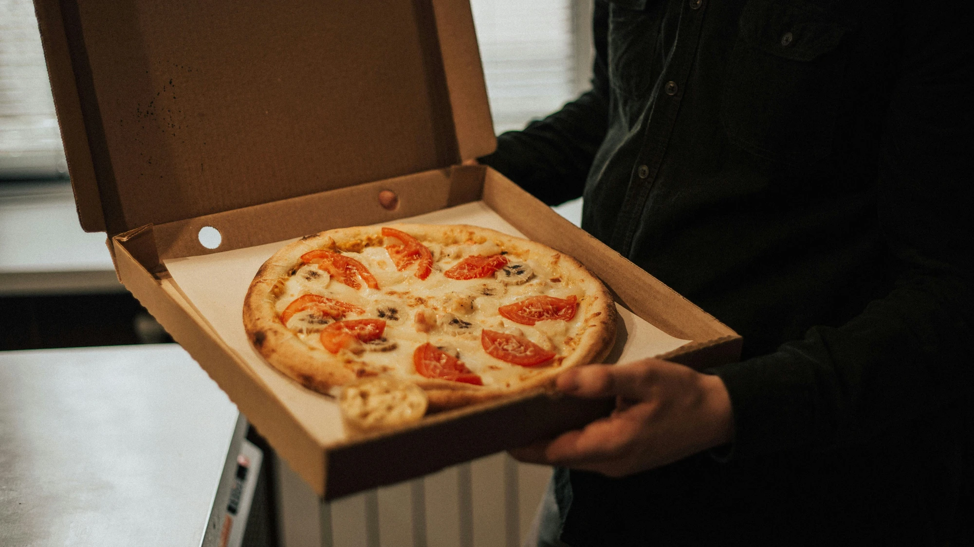 The Pizza Shop Owner’s Guide to Choosing the Right Box