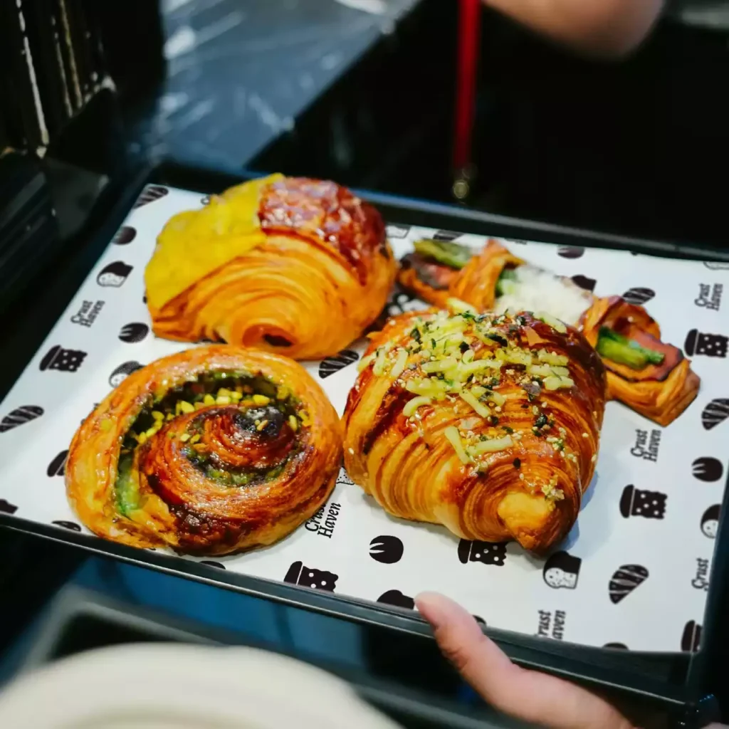 Greaseproof paper for burgers and bakery food packaging